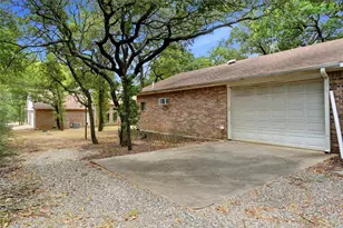 950 E Oak Shores Dr, Cross Roads, TX 76227 - Photo 24
