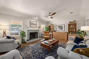 1223 Heather St, Grapevine, TX 76051 - Photo 2