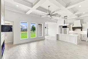 104 Hazlewood Ct, Granbury, TX 76049 - Photo 8