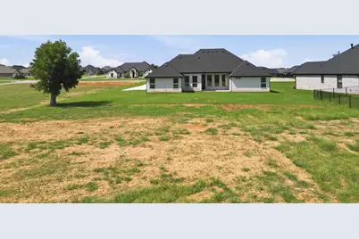 104 Hazlewood Court, Granbury, TX 76049 - Photo 36