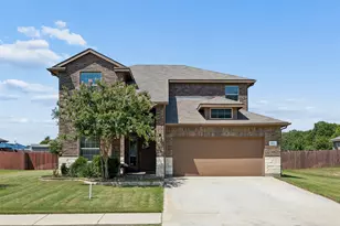 523 Harbor Dr, Azle, TX 76020 - Photo 1