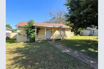 916 Poindexter Avenue, Cleburne, TX 76033 - Photo 1