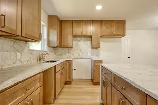729 Oakwood Ave, Hurst, TX 76053 - Photo 10