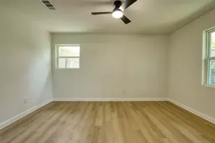 729 Oakwood Ave, Hurst, TX 76053 - Photo 14