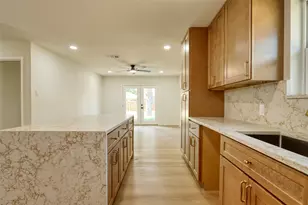 729 Oakwood Ave, Hurst, TX 76053 - Photo 6
