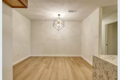 729 Oakwood Avenue, Hurst, TX 76053 - Photo 10