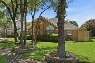 8417 Castle Creek Rd, North Richland Hills, TX 76182 - Photo 2