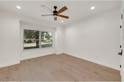 833 N Bailey Avenue, Fort Worth, TX 76107 - Photo 18
