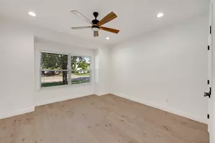 833 N Bailey Ave, Fort Worth, TX 76107 - Photo 18
