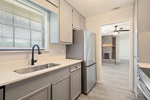717 Adams Dr, Crandall, TX 75114 - Photo 2