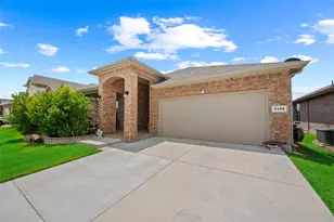 1136 Gillespie Dr, Fort Worth, TX 76247 - Photo 2
