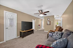 250 S Shore Pl, Lewisville, TX 75067 - Photo 4