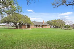 146 Indian Paint Brush Rd, Eddy, TX 76524 - Photo 2