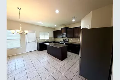 5509 Thunder Bay Drive, Fort Worth, TX 76119 - Photo 2
