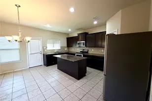 5509 Thunder Bay Dr, Fort Worth, TX 76119 - Photo 2