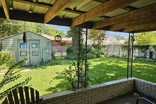 1914 Surrey Cir, Grand Prairie, TX 75050 - Photo 2