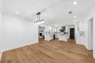 2110 Tompkins Dr, Grand Prairie, TX 75051 - Photo 10