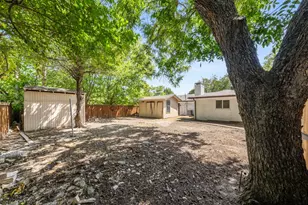 2110 Tompkins Dr, Grand Prairie, TX 75051 - Photo 36