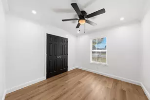 2110 Tompkins Dr, Grand Prairie, TX 75051 - Photo 18