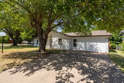 2110 Tompkins Drive, Grand Prairie, TX 75051 - Photo 2