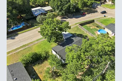 703 Casa Linda Street, Ennis, TX 75119 - Photo 34