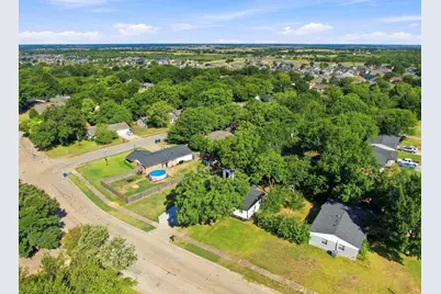 703 Casa Linda Street, Ennis, TX 75119 - Photo 30
