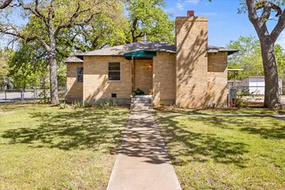 201 E 3rd Street, Weatherford, TX 76086 - Photo 1