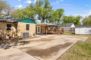 201 E 3rd St, Weatherford, TX 76086 - Photo 26