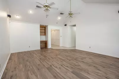1423 S Howeth Street, Gainesville, TX 76240 - Photo 10