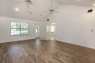 1423 S Howeth St, Gainesville, TX 76240 - Photo 8