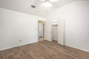 1423 S Howeth St, Gainesville, TX 76240 - Photo 22