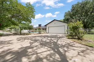 202 Roaring Springs Dr, Joshua, TX 76058 - Photo 26