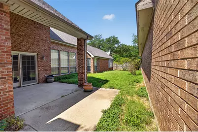1037 McCoy Drive, Irving, TX 75062 - Photo 22