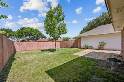 4203 Meadow Ridge Drive, Carrollton, TX 75010 - Photo 22