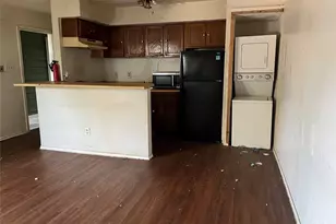 9823 Walnut St, Dallas, TX 75243 - Photo 2