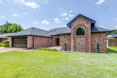 3425 Dorchester Drive, Bedford, TX 76021 - Photo 2