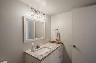 12816 Midway Rd, Dallas, TX 75244 - Photo 16
