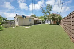 8533 Blossom Ln, Dallas, TX 75227 - Photo 36