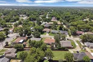 8533 Blossom Ln, Dallas, TX 75227 - Photo 6