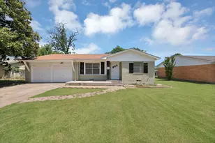 8533 Blossom Ln, Dallas, TX 75227 - Photo 4
