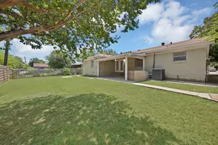8533 Blossom Ln, Dallas, TX 75227 - Photo 34