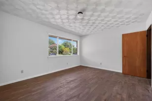 926 SE 5th St, Grand Prairie, TX 75051 - Photo 6