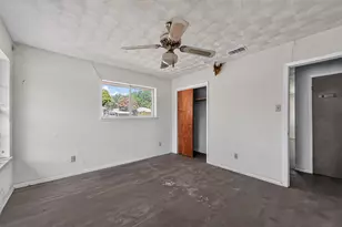 926 SE 5th St, Grand Prairie, TX 75051 - Photo 26