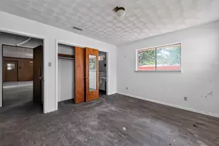 926 SE 5th St, Grand Prairie, TX 75051 - Photo 18
