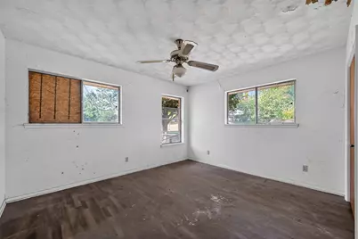 926 SE 5th Street, Grand Prairie, TX 75051 - Photo 24