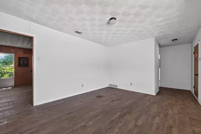 926 SE 5th Street, Grand Prairie, TX 75051 - Photo 4