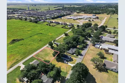 1018 Yarbrough Street, Pilot Point, TX 76258 - Photo 4
