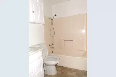 754 E Warrior Trail #D, Grand Prairie, TX 75052 - Photo 10