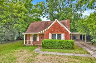 1404 E Tennie St, Gainesville, TX 76240 - Photo 2