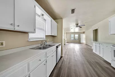 1404 E Tennie Street, Gainesville, TX 76240 - Photo 22